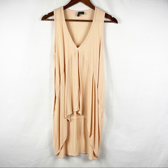 left of center Tops - LEFT OF CENTER Peach V-Neck Tank Top in Size Small